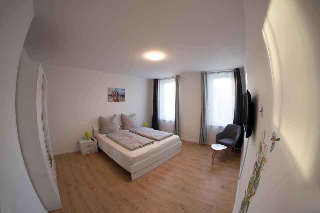 Schoene Ferienwohnung 78M2, 3 Schlafzimmer, 2 Baeder, Zentrumnah, 1Og Erfurt Exteriör bild