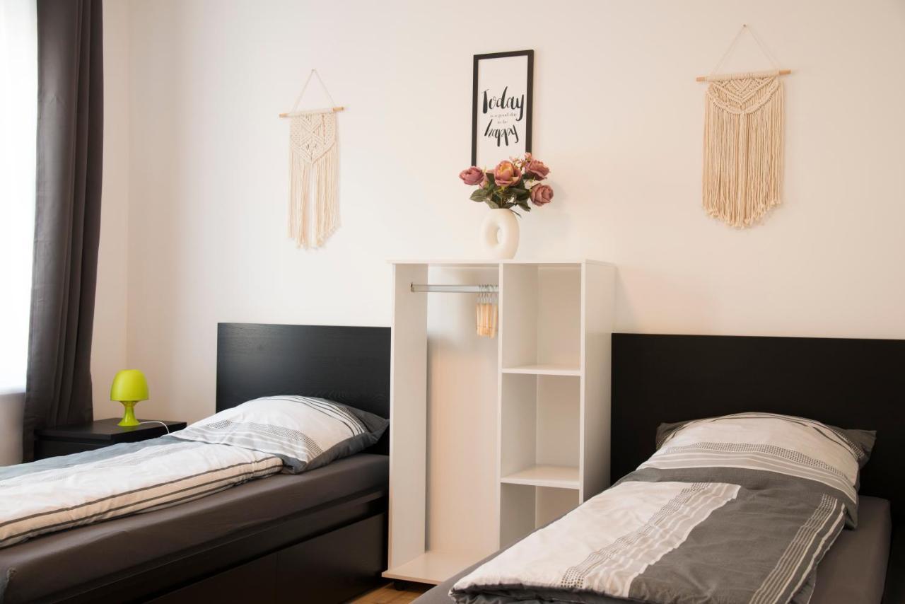 Schoene Ferienwohnung 78M2, 3 Schlafzimmer, 2 Baeder, Zentrumnah, 1Og Erfurt Exteriör bild