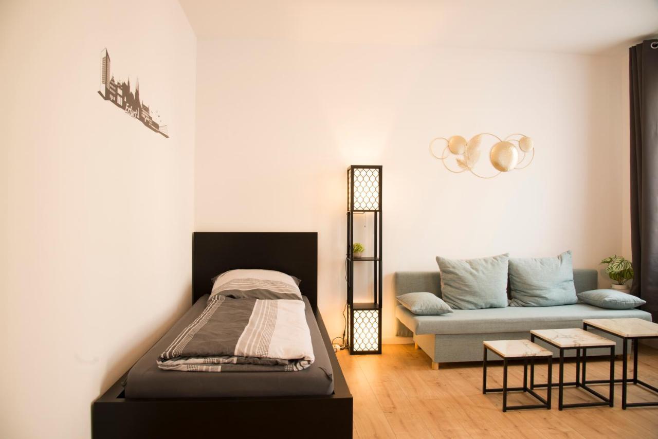 Schoene Ferienwohnung 78M2, 3 Schlafzimmer, 2 Baeder, Zentrumnah, 1Og Erfurt Exteriör bild