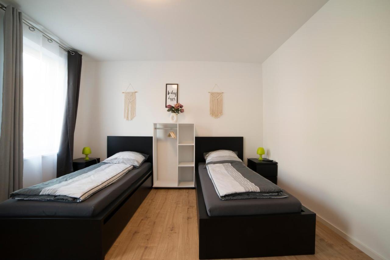 Schoene Ferienwohnung 78M2, 3 Schlafzimmer, 2 Baeder, Zentrumnah, 1Og Erfurt Exteriör bild