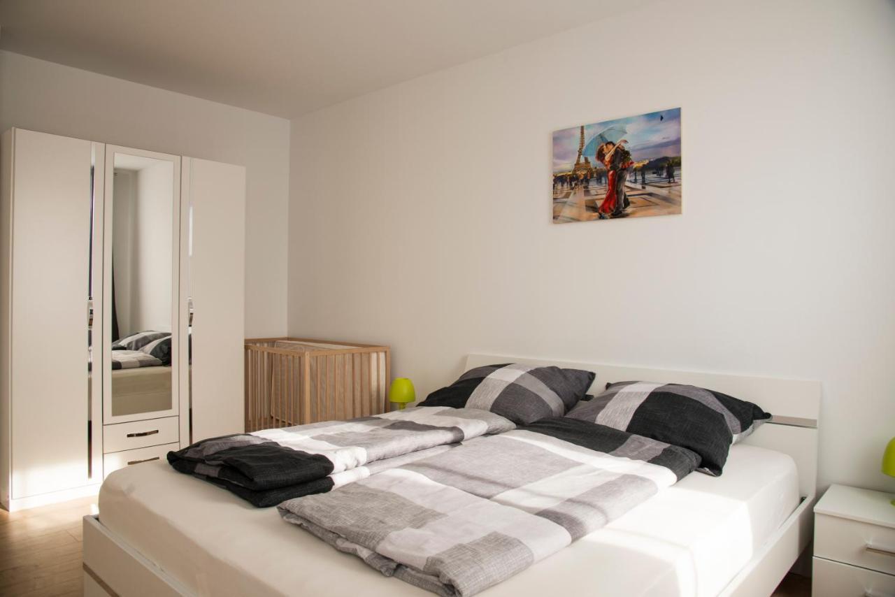 Schoene Ferienwohnung 78M2, 3 Schlafzimmer, 2 Baeder, Zentrumnah, 1Og Erfurt Exteriör bild